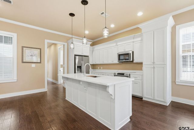 3942 Charleston Park, Tyler, TX 75701