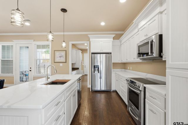 3942 Charleston Park, Tyler, TX 75701