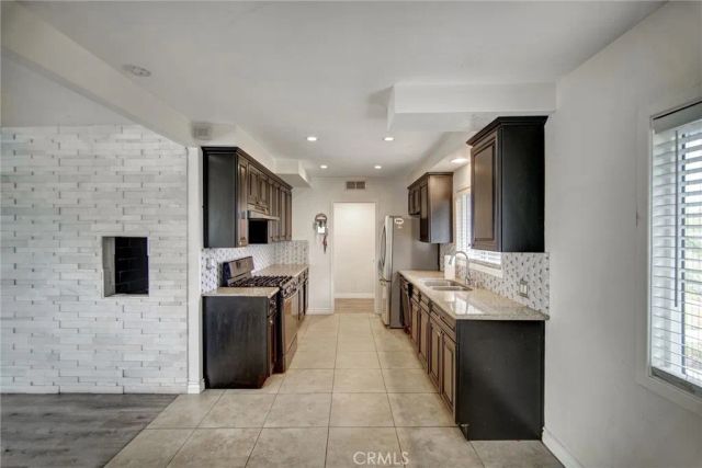 2424 Central Avenue, Riverside, CA 92506