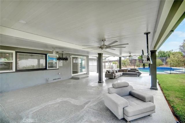 2424 Central Avenue, Riverside, CA 92506