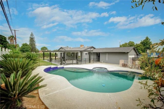 2424 Central Avenue, Riverside, CA 92506