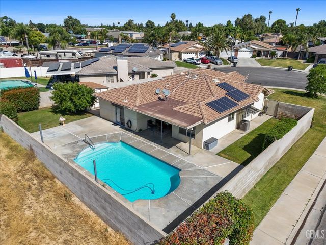 10401 Iroquois Lane, Bakersfield, CA 93312