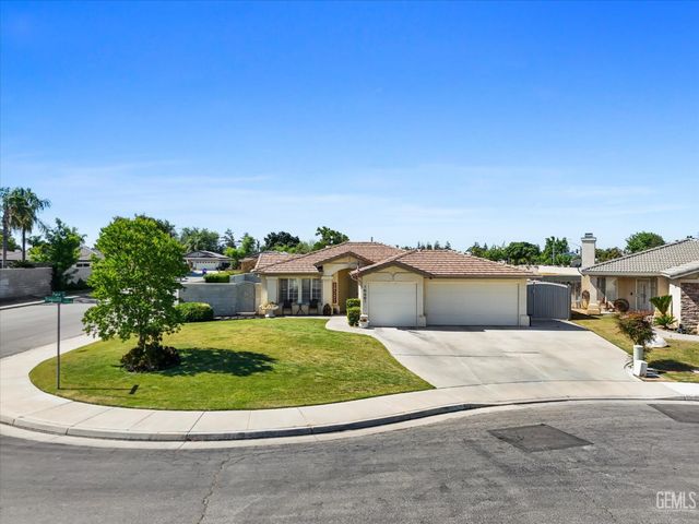 10401 Iroquois Lane, Bakersfield, CA 93312