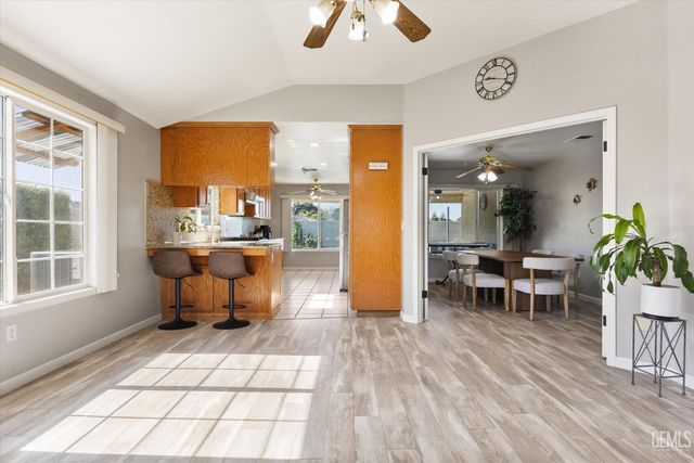 10401 Iroquois Lane, Bakersfield, CA 93312
