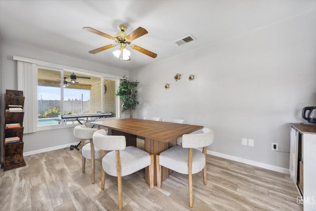 10401 Iroquois Lane, Bakersfield, CA 93312