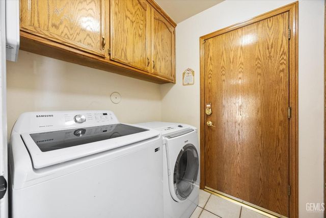 10401 Iroquois Lane, Bakersfield, CA 93312