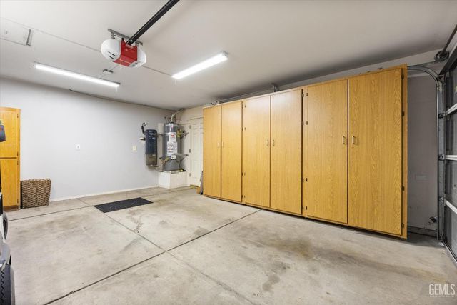 10401 Iroquois Lane, Bakersfield, CA 93312
