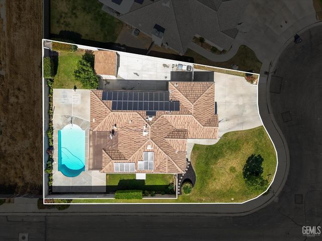 10401 Iroquois Lane, Bakersfield, CA 93312