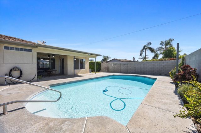10401 Iroquois Lane, Bakersfield, CA 93312