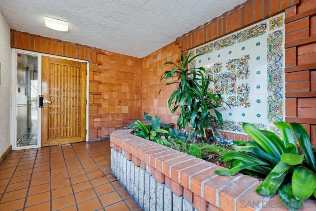 8324 Regents Rd 2E, San Diego, CA 92122