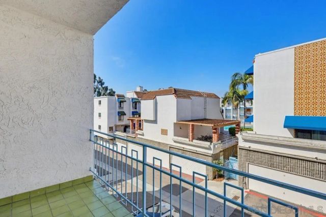 8324 Regents Rd 2E, San Diego, CA 92122