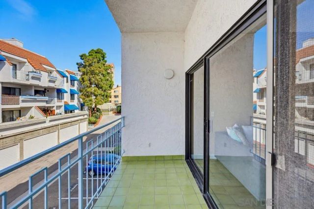 8324 Regents Rd 2E, San Diego, CA 92122