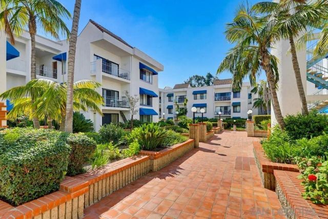 8324 Regents Rd 2E, San Diego, CA 92122