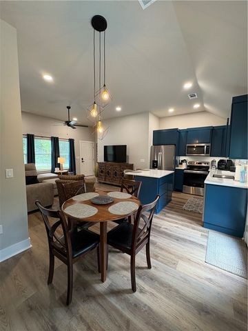 8 Ampthill Lane, Bella Vista, AR 72714