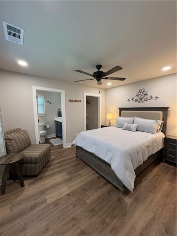 8 Ampthill Lane, Bella Vista, AR 72714