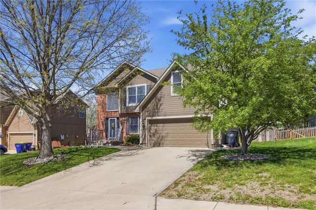 217 NE Paseo Place, Blue Springs, MO 64014
