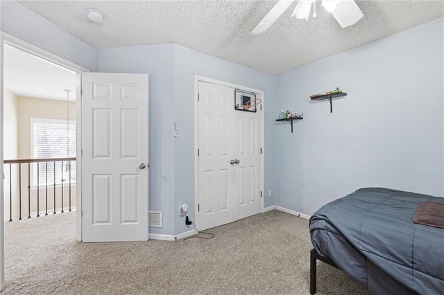 217 NE Paseo Place, Blue Springs, MO 64014