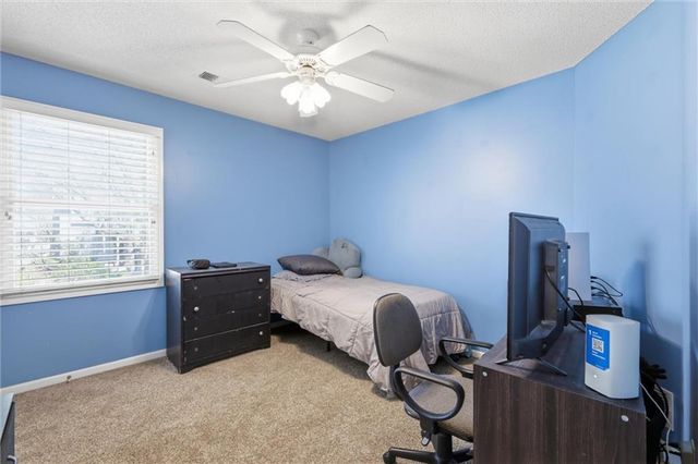 217 NE Paseo Place, Blue Springs, MO 64014