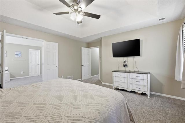 217 NE Paseo Place, Blue Springs, MO 64014