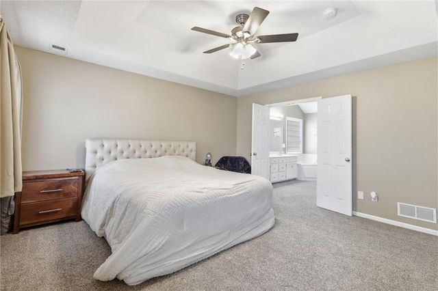 217 NE Paseo Place, Blue Springs, MO 64014