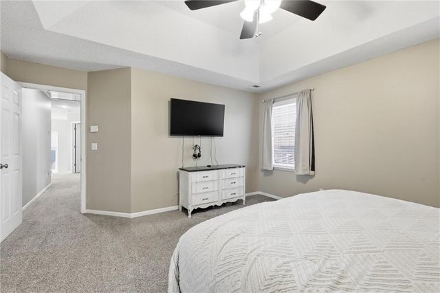 217 NE Paseo Place, Blue Springs, MO 64014