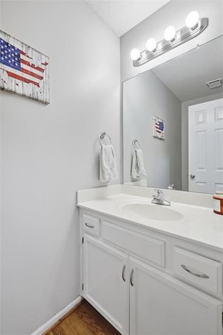 217 NE Paseo Place, Blue Springs, MO 64014