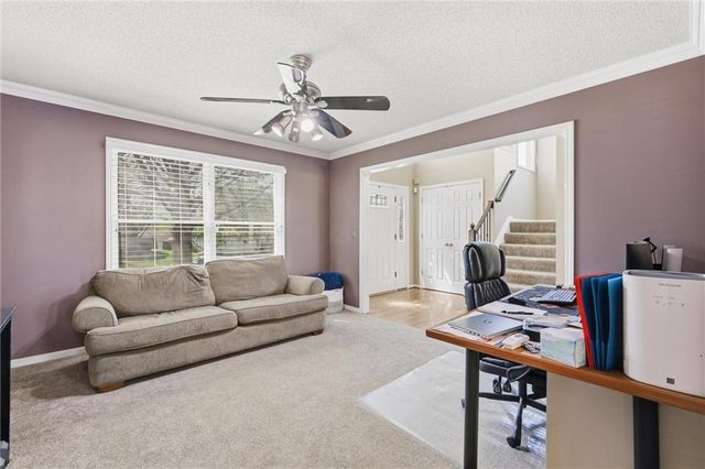 217 NE Paseo Place, Blue Springs, MO 64014