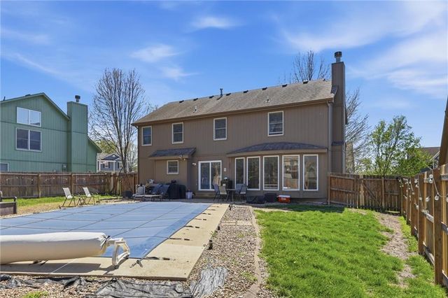 217 NE Paseo Place, Blue Springs, MO 64014