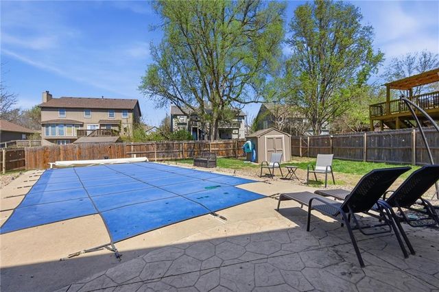 217 NE Paseo Place, Blue Springs, MO 64014