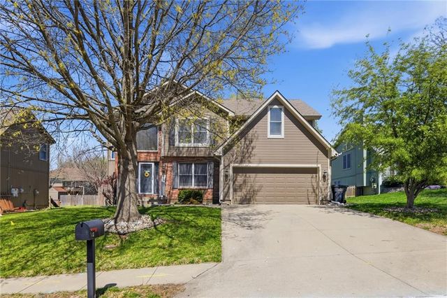 217 NE Paseo Place, Blue Springs, MO 64014