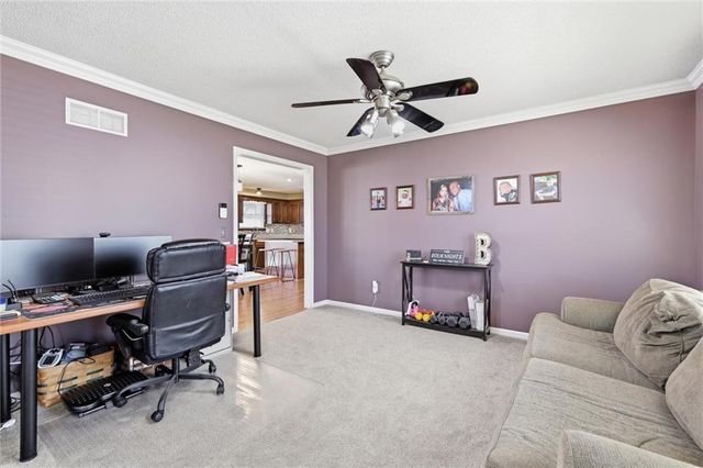 217 NE Paseo Place, Blue Springs, MO 64014