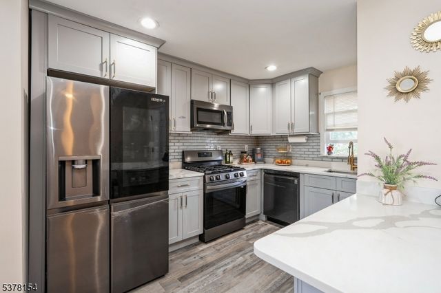 298 Nedellec Dr, Saddle Brook Twp., NJ 07663