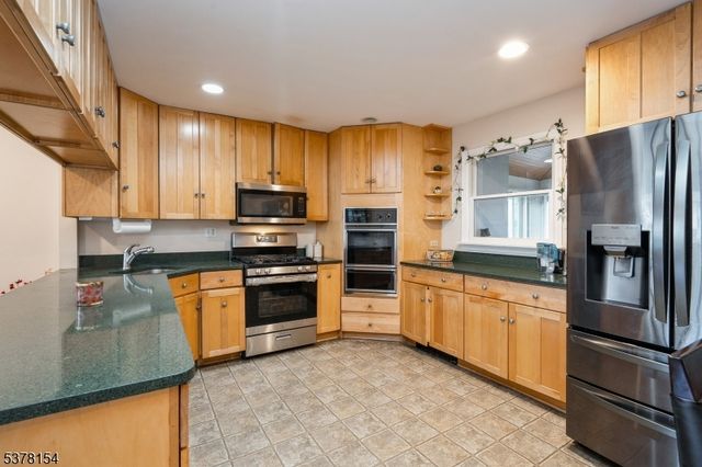 298 Nedellec Dr, Saddle Brook Twp., NJ 07663