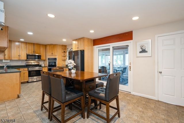 298 Nedellec Dr, Saddle Brook Twp., NJ 07663