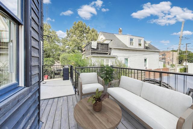 6431 N Paulina Street, Chicago, IL 60626