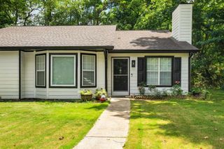 5142 Farm Place NE Drive, Woodstock, GA 30188