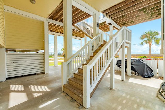 206 China Clipper Drive, Freeport, TX 77541