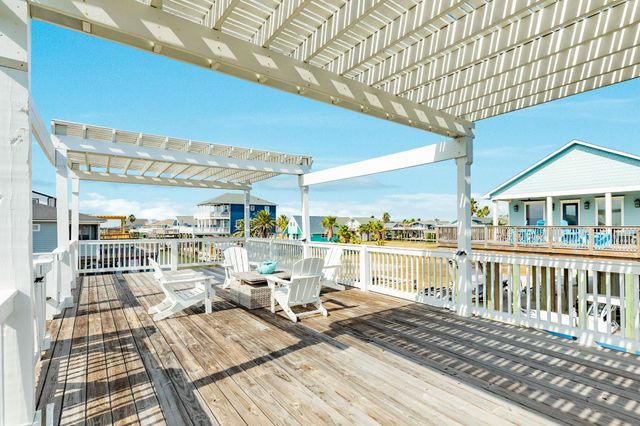 206 China Clipper Drive, Freeport, TX 77541