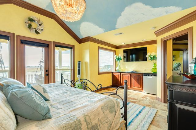 206 China Clipper Drive, Freeport, TX 77541