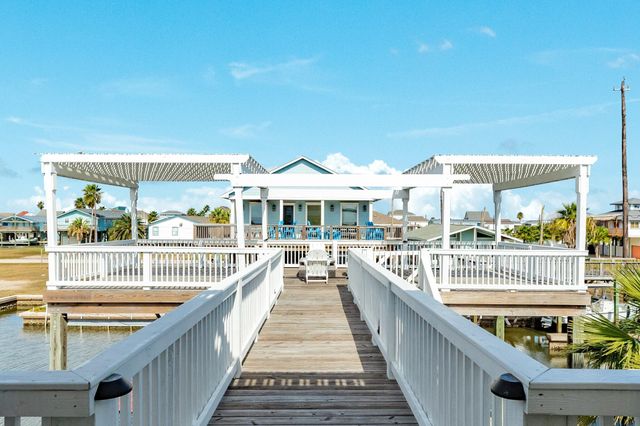 206 China Clipper Drive, Freeport, TX 77541