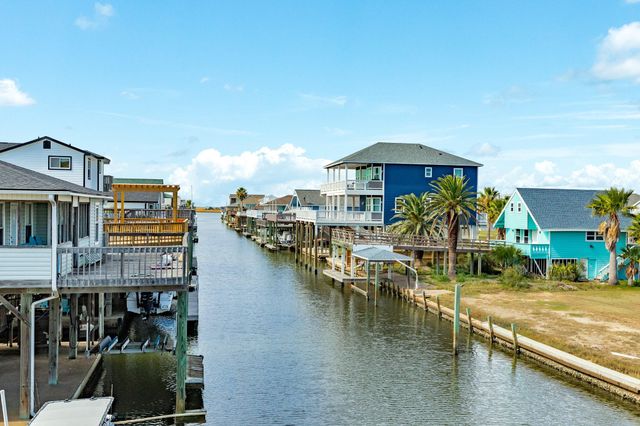 206 China Clipper Drive, Freeport, TX 77541