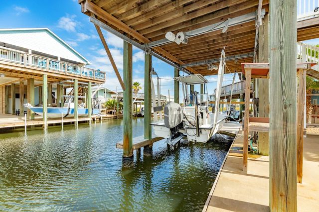 206 China Clipper Drive, Freeport, TX 77541