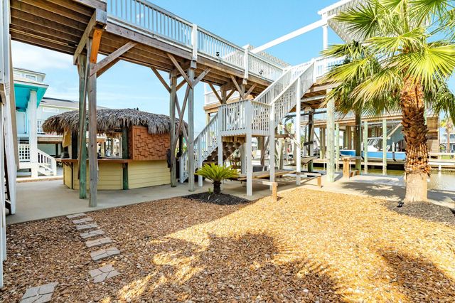 206 China Clipper Drive, Freeport, TX 77541