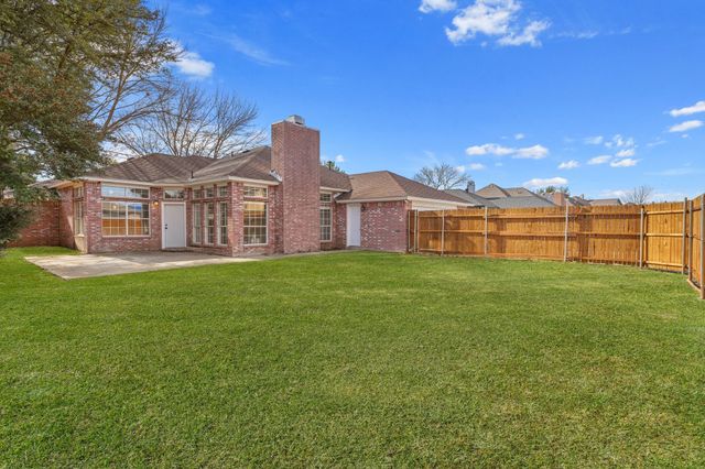 2912 Olympia Drive, Grand Prairie, TX 75052