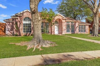 2912 Olympia Drive, Grand Prairie, TX 75052