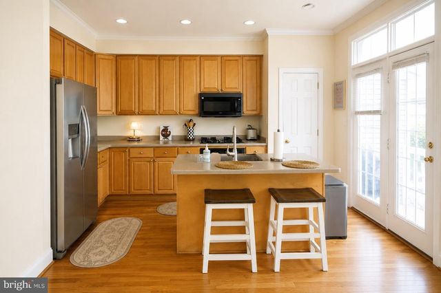 1910 N ADAMS ST N, Arlington, VA 22201