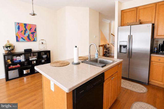 1910 N ADAMS ST N, Arlington, VA 22201