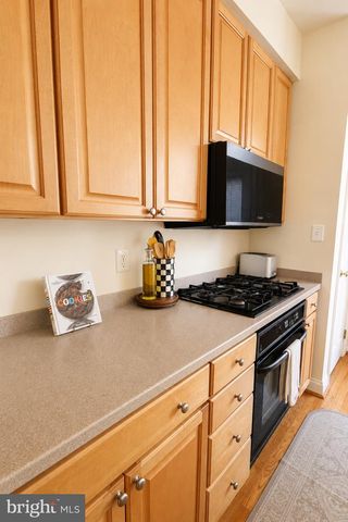1910 N ADAMS ST N, Arlington, VA 22201