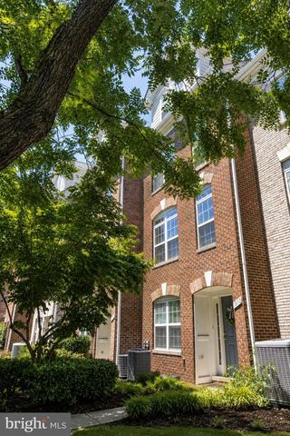 1910 N ADAMS ST N, Arlington, VA 22201