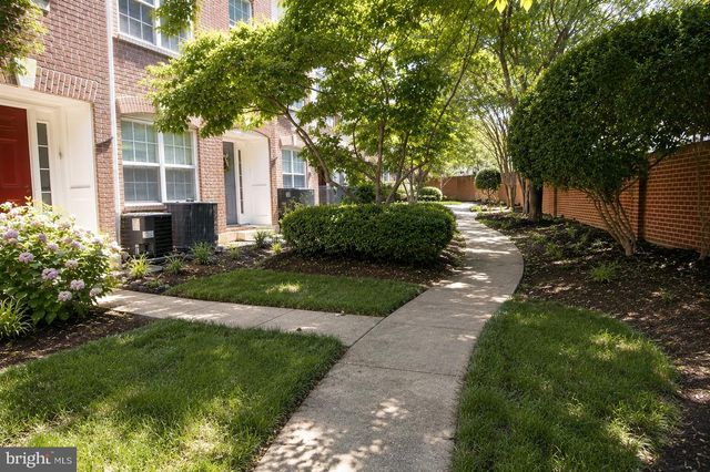1910 N ADAMS ST N, Arlington, VA 22201